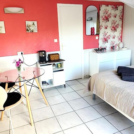 Studio le romantique à 20 kms de Nice Bendejun Exterior foto