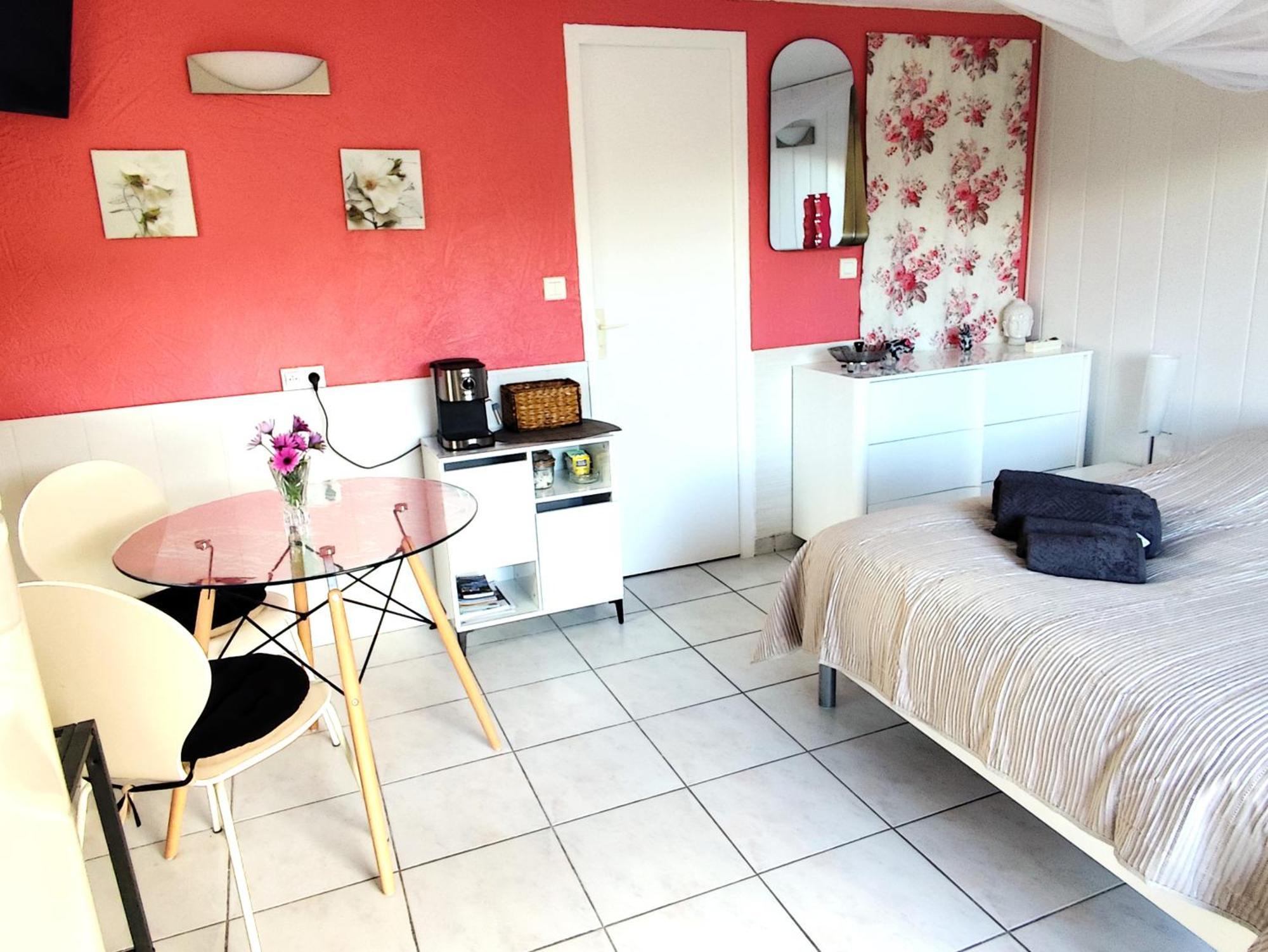 Studio le romantique à 20 kms de Nice Bendejun Exterior foto