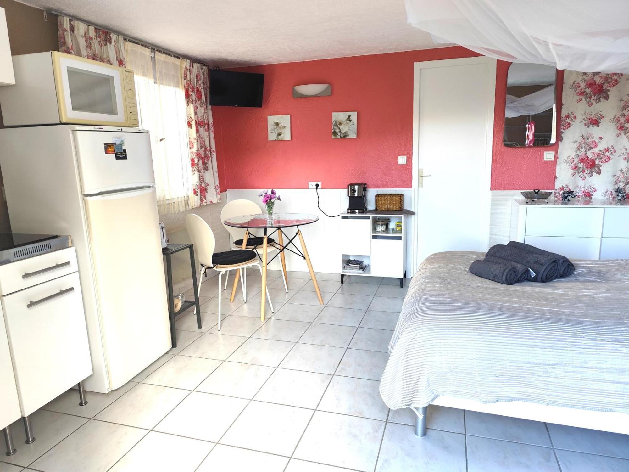 Studio le romantique à 20 kms de Nice Bendejun Exterior foto